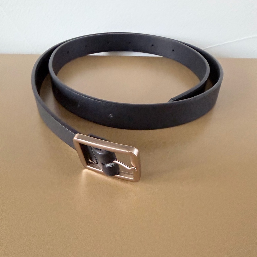 New Goelia Classic Black Leather Belt with Gold Buckle